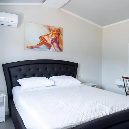 Holiday home Faraklata Cottages Faraklata